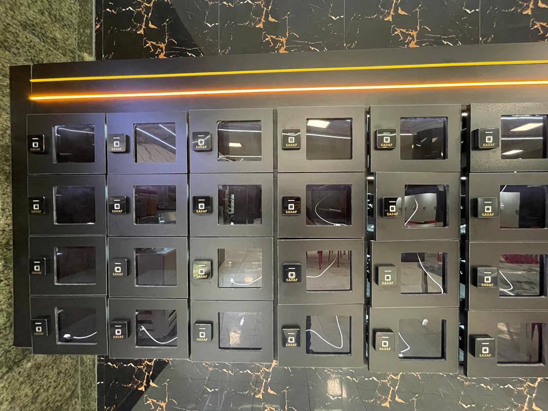 لاکر روم صدف طلایی